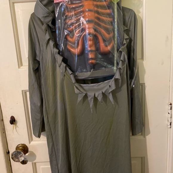 Evil Bleeding Pumpkin Kids Scarecrow Halloween Costume Unisex M/L No Mask - Picture 5 of 7